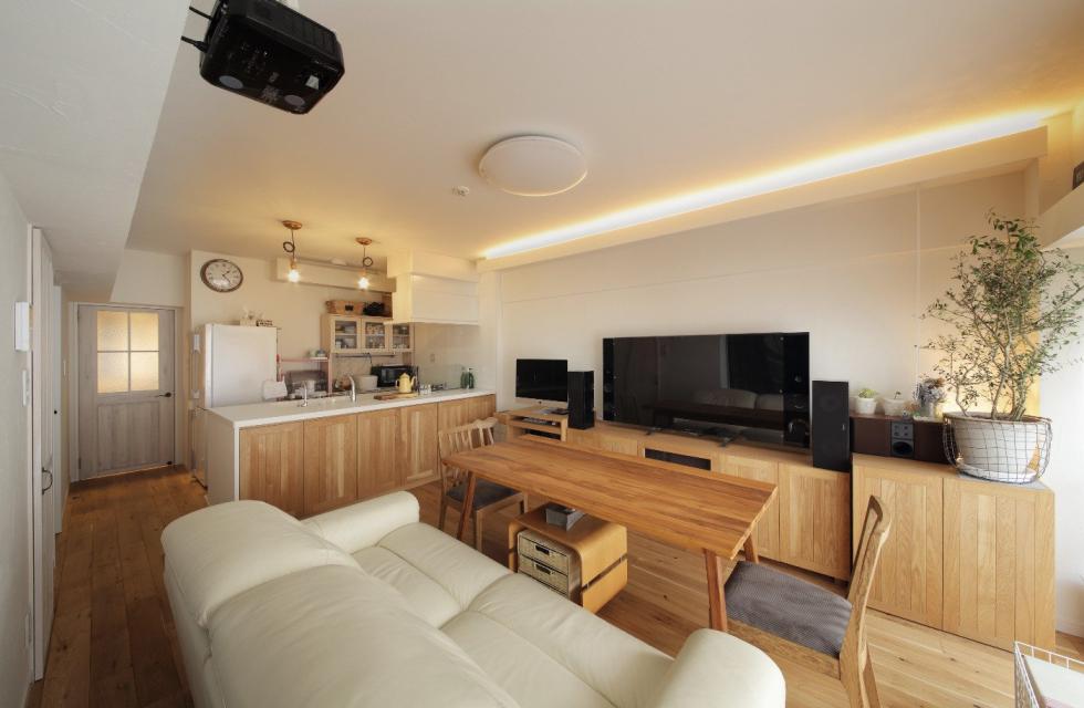 写真：J-リノベの施工事例（愛着のある住まいに木のぬくもり リビングとつながるキッチンへ）