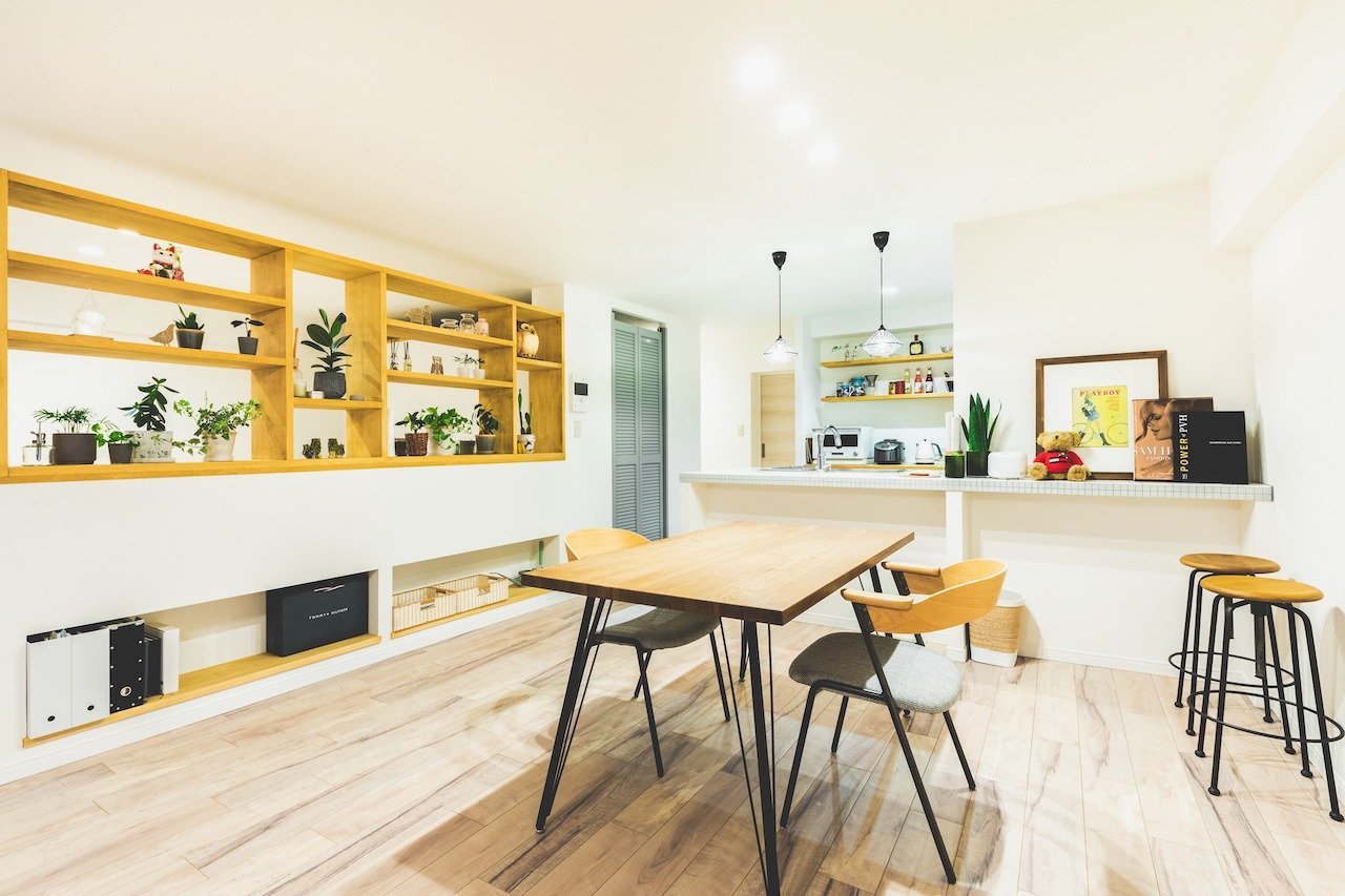 写真:J-リノベの施工事例(狭い空間に息苦しさを感じ、 自分にていねいな暮らしへ)